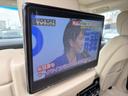 【リアエンターテイメント】後席モニターを装備しております!2列目の過ごしやすさがかなり変わる装備となります。ロングドライブでも飽きずに楽しめること間違いなしです☆ お子様からも大人気な装備となります!