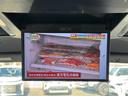 【１３．２有機ＥＬ後席モニター】後席モニターを装備しております！２列目の過ごしやすさがかなり変わる装備となります。ロングドライブでも飽きずに楽しめること間違いなしです☆　大人気な装備となります！
