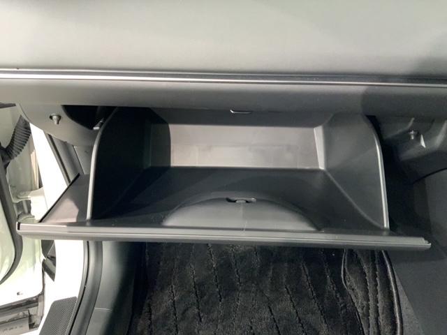 ヴェゼル ｅ：ＨＥＶ　Ｚ　Ｈ　ＳＥＮＳＩＮＧ　最長５年保証　ワンオ－ナ－　純正ナビ　ＴＶ　ＲカメラＢＴオ－ディオ　ドラレコ　ＥＴＣ　ＬＥＤライト　ＶＳＡ　シ－トヒ－タ－　クルコン　アルミ　スマ－トキ－　盗難防止装置　整備記録簿（29枚目）