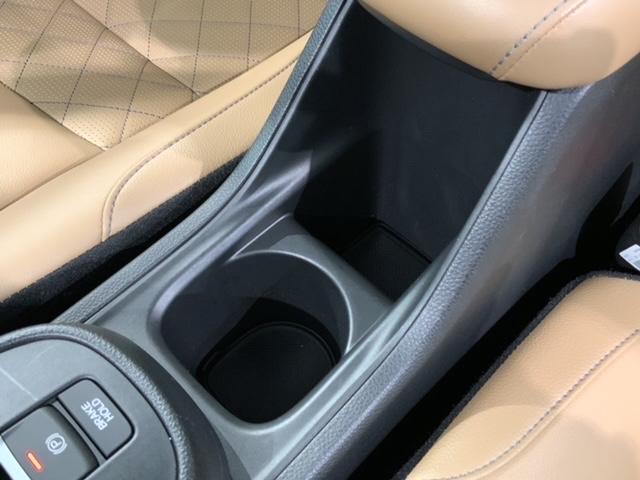 フィット ｅ：ＨＥＶリュクス　Ｈ　ＳＥＮＳＩＮＧ　新車保証　試乗車　ワンオ－ナ－　純正ナビ　ＴＶ　Ｒカメラ　マルチビュ－　ＢＴオ－ディオ　ＥＴＣ　ＬＥＤライト　ＶＳＡ　シ－トヒ－タ－　クルコン　アルミ　スマ－トキ－　盗難防止装置（29枚目）