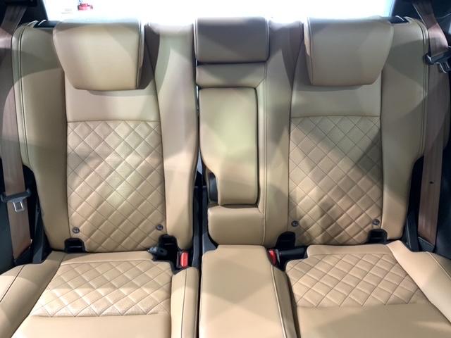 フィット ｅ：ＨＥＶリュクス　Ｈ　ＳＥＮＳＩＮＧ　新車保証　試乗車　ワンオ－ナ－　純正ナビ　ＴＶ　Ｒカメラ　マルチビュ－　ＢＴオ－ディオ　ＥＴＣ　ＬＥＤライト　ＶＳＡ　シ－トヒ－タ－　クルコン　アルミ　スマ－トキ－　盗難防止装置（33枚目）