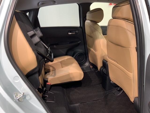 フィット ｅ：ＨＥＶリュクス　Ｈ　ＳＥＮＳＩＮＧ　新車保証　試乗車　ワンオ－ナ－　純正ナビ　ＴＶ　Ｒカメラ　マルチビュ－　ＢＴオ－ディオ　ＥＴＣ　ＬＥＤライト　ＶＳＡ　シ－トヒ－タ－　クルコン　アルミ　スマ－トキ－　盗難防止装置（34枚目）