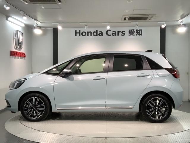 フィット ｅ：ＨＥＶリュクス　Ｈ　ＳＥＮＳＩＮＧ　新車保証　試乗車　ワンオ－ナ－　純正ナビ　ＴＶ　Ｒカメラ　マルチビュ－　ＢＴオ－ディオ　ＥＴＣ　ＬＥＤライト　ＶＳＡ　シ－トヒ－タ－　クルコン　アルミ　スマ－トキ－　盗難防止装置（47枚目）