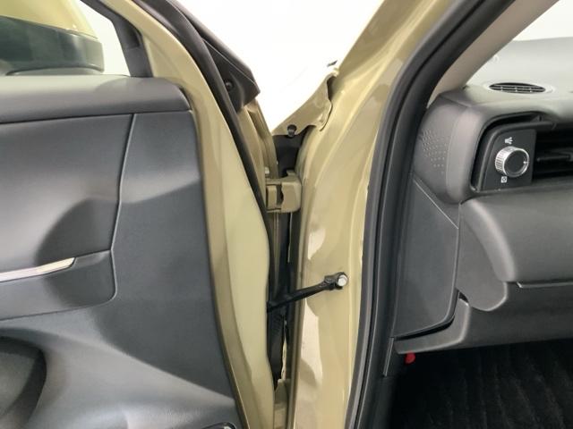 ヴェゼル ｅ：ＨＥＶ　Ｚ　Ｈ　ＳＥＮＳＩＮＧ　最長５年保証　ワンオーナー　純正ナビ　ＴＶ　Ｒカメラ　ＢＴオ－ディオ　ＥＴＣ　ＬＥＤライト　ＶＳＡ　シートヒーター　クルコン　Ｐテールゲート　アルミ　フォグ　スマキー　盗難防止装置（42枚目）