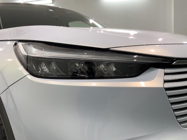 ヴェゼル ｅ：ＨＥＶ　Ｘ　Ｈ　ＳＥＮＳＩＮＧ　最長５年保証　ワンオ－ナ－　純正ナビ　ＴＶ　Ｒカメラ　ＢＴオ－ディオ　ＥＴＣ　ＬＥＤライト　ＶＳＡ　クルコン　スマ－トキ－　盗難防止装置　整備記録簿　スペアキ－　Ｗエアバッグ（8枚目）