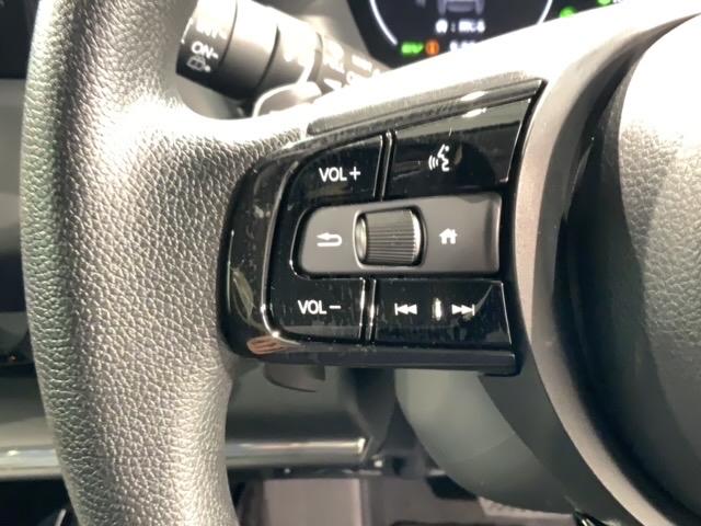 ヴェゼル ｅ：ＨＥＶ　Ｘ　Ｈ　ＳＥＮＳＩＮＧ　最長５年保証　ワンオ－ナ－　純正ナビ　ＴＶ　Ｒカメラ　ＢＴオ－ディオ　ＥＴＣ　ＬＥＤライト　ＶＳＡ　クルコン　スマ－トキ－　盗難防止装置　整備記録簿　スペアキ－　Ｗエアバッグ（10枚目）