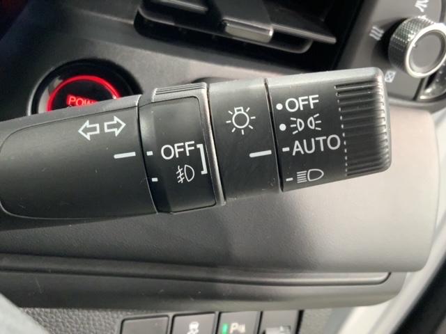 ヴェゼル ｅ：ＨＥＶ　Ｘ　Ｈ　ＳＥＮＳＩＮＧ　最長５年保証　ワンオ－ナ－　純正ナビ　ＴＶ　Ｒカメラ　ＢＴオ－ディオ　ＥＴＣ　ＬＥＤライト　ＶＳＡ　クルコン　スマ－トキ－　盗難防止装置　整備記録簿　スペアキ－　Ｗエアバッグ（12枚目）