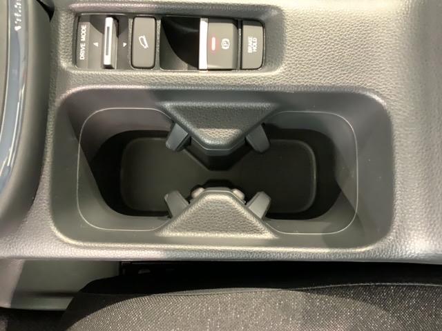 ヴェゼル ｅ：ＨＥＶ　Ｘ　Ｈ　ＳＥＮＳＩＮＧ　最長５年保証　ワンオ－ナ－　純正ナビ　ＴＶ　Ｒカメラ　ＢＴオ－ディオ　ＥＴＣ　ＬＥＤライト　ＶＳＡ　クルコン　スマ－トキ－　盗難防止装置　整備記録簿　スペアキ－　Ｗエアバッグ（27枚目）