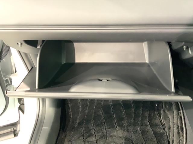 ヴェゼル ｅ：ＨＥＶ　Ｘ　Ｈ　ＳＥＮＳＩＮＧ　最長５年保証　ワンオ－ナ－　純正ナビ　ＴＶ　Ｒカメラ　ＢＴオ－ディオ　ＥＴＣ　ＬＥＤライト　ＶＳＡ　クルコン　スマ－トキ－　盗難防止装置　整備記録簿　スペアキ－　Ｗエアバッグ（30枚目）