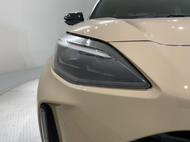 ヤリスクロス ハイブリッドＺ　アドベンチャー　２ト－ン　最長５年保証　ＴＶ　Ｒカメラ　マルチビュ－　ＢＴオ－ディオ　衝突軽減Ｂ　ドラレコ　ＥＴＣ　ＬＥＤライト　横滑り防止　シ－トヒ－タ－　電動シ－ト　クルコン　アルミ　スマ－トキ－　盗難防止装置（6枚目）