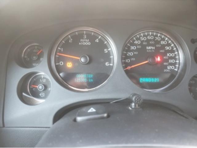 シボレーサバーバン ＬＴ　ＬＴＺ　４ＷＤ　ローダウン　サンルーフ　オートリアゲート　１ナンバー　Ｂｌｕｅｔｏｏｔｈ対応ナビ・テレビ・バックカメラ・ＥＴＣ　社外２２インチアルミ（21枚目）