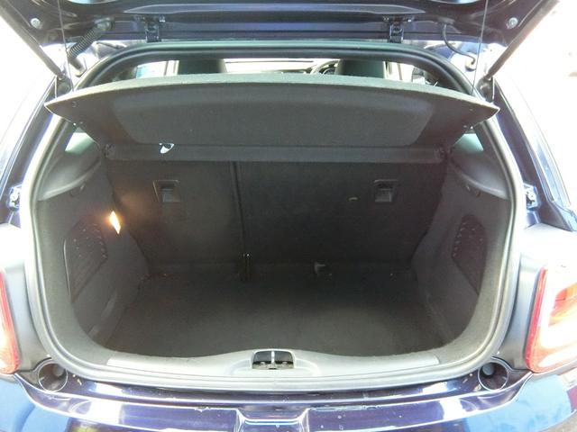 ＤＳ３ シック　ＤＳ　ＬＥＤビジョンパッケージ　ＨＩＤヘッドライト　オートライト　フォグランプ　純正１６インチアルミ　アクティブシテイブレーキシステム　バックカメラ　ドラレコ前後　ＥＴＣ　１オーナー車　禁煙車　保証書　記録簿　スペアキー（9枚目）