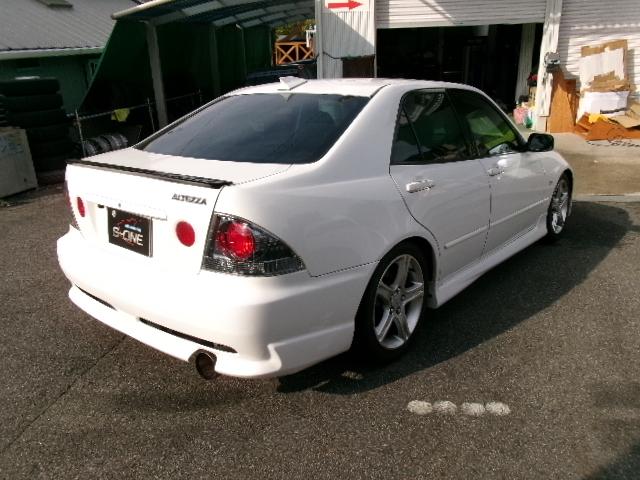 アルテッツァ RS200 リミテッドII 前期ネオカス ジータサイド クオリタートバンパーフルエアロ ラックエアロボンネット 強化クラッチ 軽量フライホイール 社外エキマニ HKSマフラー フルタップ車高調 VIPER3105Vセキュリティ(8枚目)