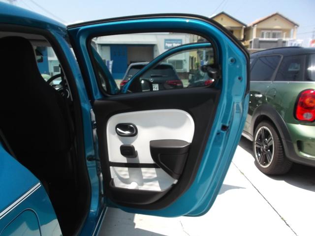 トゥインゴ インテンス　ターボ車　ポータブルナビＴＶ　バックカメラ　ＥＴＣ　Ｂｌｕｅｔｏｏｔｈ　タイヤ４本新品　純正アロイ１６インチアルミ　リア障害物センサー　禁煙車　アイドリングストップ　キーレスキー２個　オートライト（37枚目）