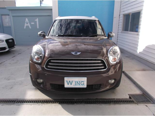 MINI クーパー クロスオーバー 管理ユーザー下取り車 ライトコーヒー色 キーレス2個 プッシュスタート ポータブルナビTV ETC ドラレコ HIDヘッドライト オートライト タイヤ溝8分山 純正16AWユニオンジャックミラー(3枚目)