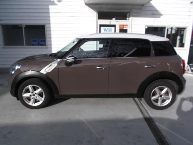 MINI クーパー クロスオーバー 管理ユーザー下取り車 ライトコーヒー色 キーレス2個 プッシュスタート ポータブルナビTV ETC ドラレコ HIDヘッドライト オートライト タイヤ溝8分山 純正16AWユニオンジャックミラー(7枚目)