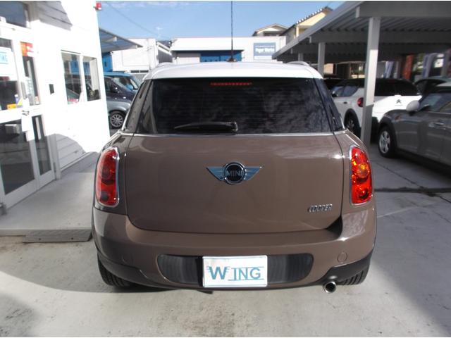 MINI クーパー クロスオーバー 管理ユーザー下取り車 ライトコーヒー色 キーレス2個 プッシュスタート ポータブルナビTV ETC ドラレコ HIDヘッドライト オートライト タイヤ溝8分山 純正16AWユニオンジャックミラー(8枚目)