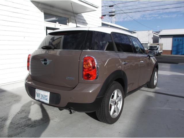 MINI クーパー クロスオーバー 管理ユーザー下取り車 ライトコーヒー色 キーレス2個 プッシュスタート ポータブルナビTV ETC ドラレコ HIDヘッドライト オートライト タイヤ溝8分山 純正16AWユニオンジャックミラー(9枚目)