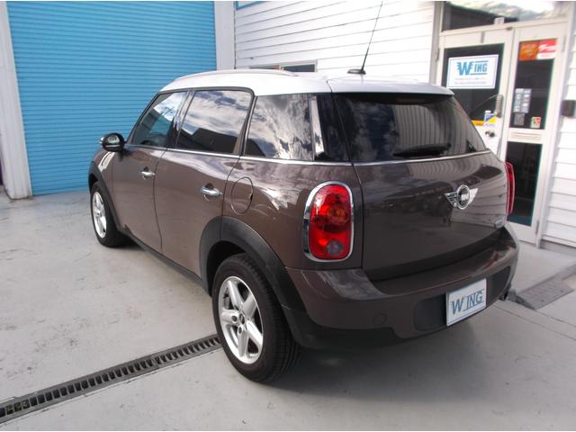 MINI クーパー クロスオーバー 管理ユーザー下取り車 ライトコーヒー色 キーレス2個 プッシュスタート ポータブルナビTV ETC ドラレコ HIDヘッドライト オートライト タイヤ溝8分山 純正16AWユニオンジャックミラー(10枚目)