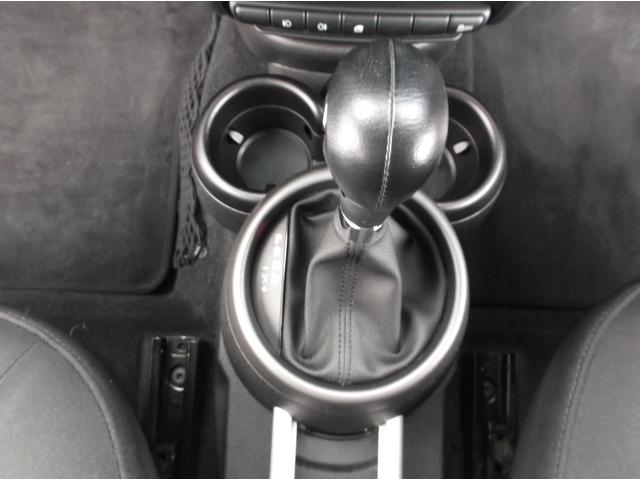 MINI クーパー クロスオーバー 管理ユーザー下取り車 ライトコーヒー色 キーレス2個 プッシュスタート ポータブルナビTV ETC ドラレコ HIDヘッドライト オートライト タイヤ溝8分山 純正16AWユニオンジャックミラー(16枚目)