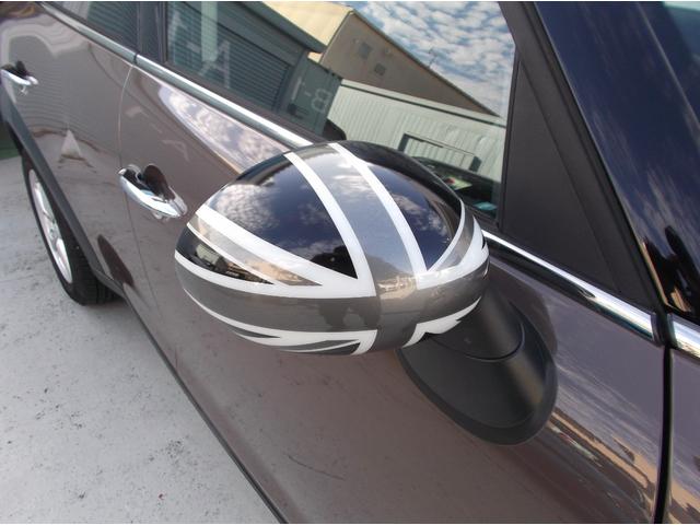 MINI クーパー クロスオーバー 管理ユーザー下取り車 ライトコーヒー色 キーレス2個 プッシュスタート ポータブルナビTV ETC ドラレコ HIDヘッドライト オートライト タイヤ溝8分山 純正16AWユニオンジャックミラー(43枚目)