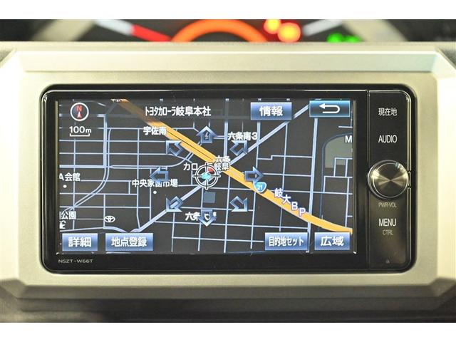 純正ナビを装備。タッチパネル式で使いやすく、お出かけもラクラクです。