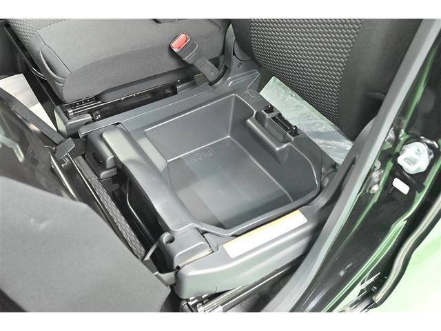 室内外はもちろん、シートを外してニオイの元となるフロアカーペットまで消臭・除菌を実施。中古車を気持ちよくお乗りいただけるクリーニングサービスです。詳細は販売店スタッフまでおたずねください。