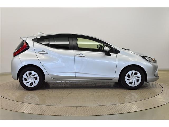 アクア Ｇ　ワンオーナ　ＶＳＣ　衝突軽減ブレーキ　メモリナビ　バックモニター　ＬＥＤ　クルーズコントロール　スマートキー　ＥＴＣ車載器　ドライブレコーダー　ナビ　パワーウィンドウ　イモビライザー　オートエアコン（4枚目）