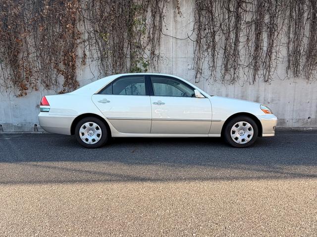 マークII グランデ35thアニバーサリーナビパッケージ ★グランデ★35thアニバーサリー★サンルーフ★社外ナビ★Bluetoothあり★パワーシート★ウッドステアリング★禁煙車★ツイーター★ETC★キーレス★(9枚目)