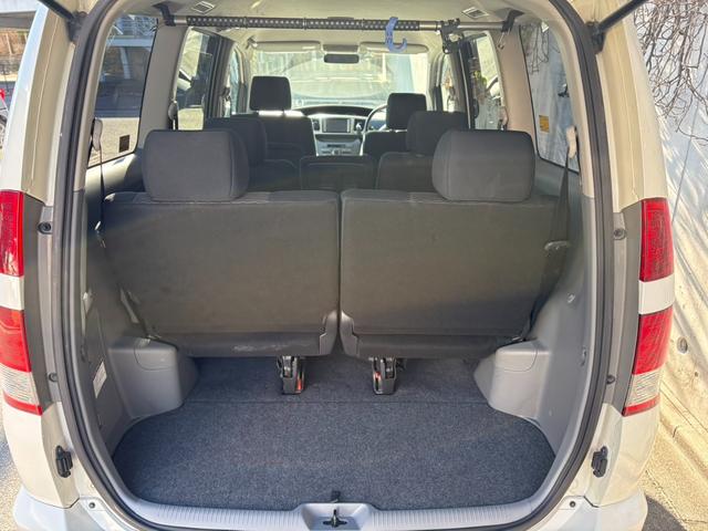 ヴォクシー Ｚ　煌　★８人乗り★純正ＨＤＤナビ／ＥＴＣ／バックカメラ★ＨＩＤヘッドライト★フォグライト★左右スライドドア★純正１５インチＡＷ★ドアバイザー★電動格納式ドアミラー★キーレス（24枚目）