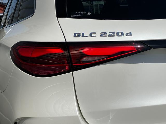 ＧＬＣ ＧＬＣ２２０ｄ　４マチック　ドライバーズパッケージ　ＭＰ２０２３０１・デモカー・ＡＭＧラインＰＫＧ・ＡＭＧレザーエクスクルーシブＰＫＧ・フットトランクオープナー・パノラミックスライディングルーフ・ダイヤモンドホワイト・ブラック本革シート・ブルメスター（10枚目）