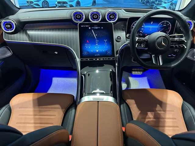 ＧＬＣ ＧＬＣ２２０ｄ　４マチック　ＡＭＧラインパッケージ　（ＩＳＧ搭載モデル）　ディーゼルターボ　４ＷＤ　ＭＰ２０２４０２　ＡＭＧレザーエクスクルーシブ　ドライバーズＰ　アンビエントライトプレミアム　リアアクスル　エアサス　ＡＲナビ（2枚目）