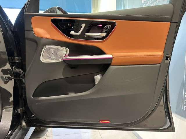 ＧＬＣ ＧＬＣ２２０ｄ　４マチック　ＡＭＧラインパッケージ　（ＩＳＧ搭載モデル）　ディーゼルターボ　４ＷＤ　ＭＰ２０２４０２　ＡＭＧレザーエクスクルーシブ　ドライバーズＰ　アンビエントライトプレミアム　リアアクスル　エアサス　ＡＲナビ（13枚目）