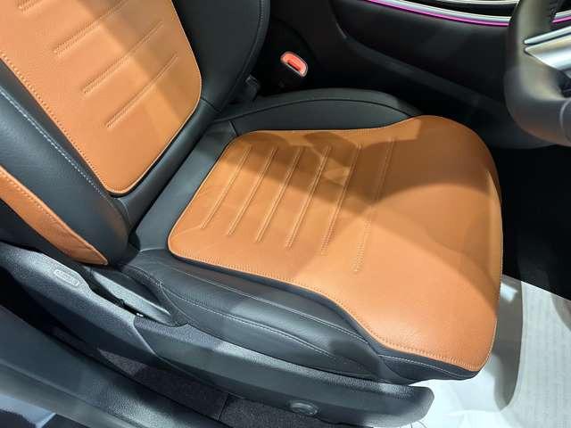 ＧＬＣ ＧＬＣ２２０ｄ　４マチック　ＡＭＧラインパッケージ　（ＩＳＧ搭載モデル）　ディーゼルターボ　４ＷＤ　ＭＰ２０２４０２　ＡＭＧレザーエクスクルーシブ　ドライバーズＰ　アンビエントライトプレミアム　リアアクスル　エアサス　ＡＲナビ（16枚目）