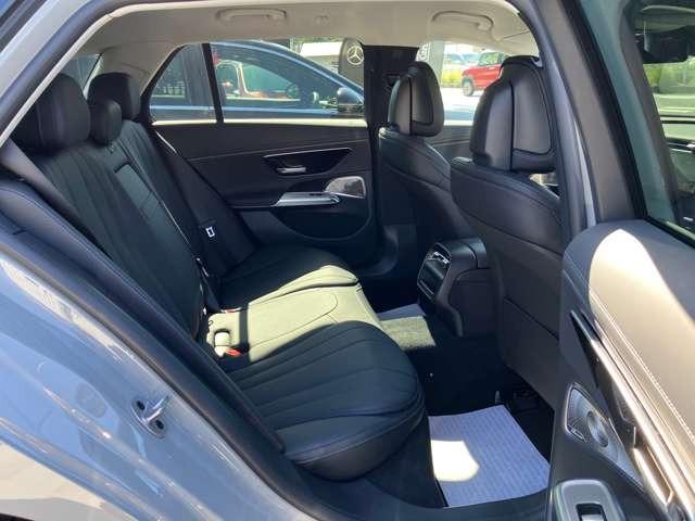 Ｅクラスステーションワゴン Ｅ３００　ステーションワゴン　エクスクルーシブ　ＩＳＧ搭載モデル　デモカー　禁煙　レザーＡＲＴＩＣＯブラック　ＭＢＵＸエンターテイメント（12枚目）