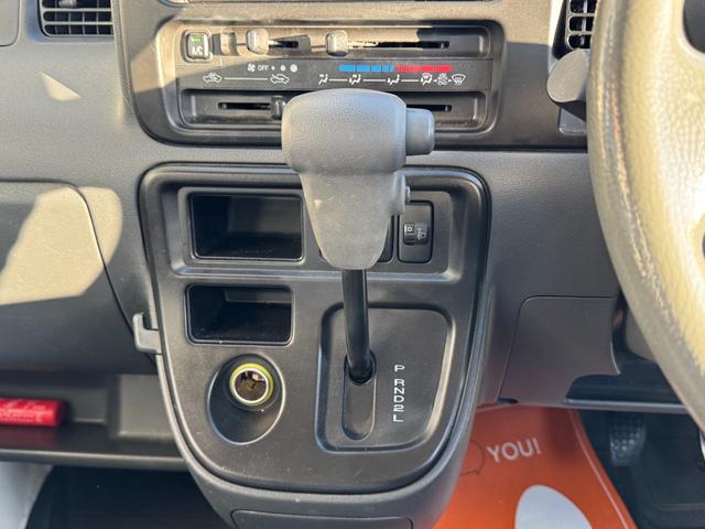 ハイゼットカーゴ スペシャル　軽バン　ＡＴ　両側スライドドア　エアコン　運転席エアバッグ　助手席エアバッグ（8枚目）