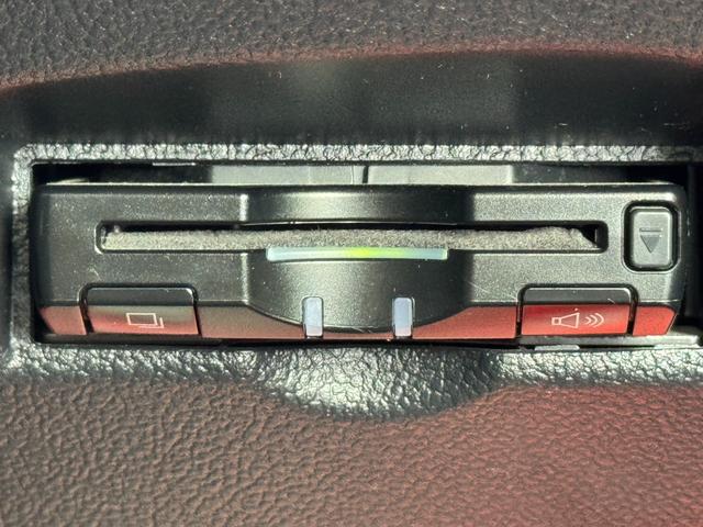 プリウス S ドライブレコーダー ETC レーンアシスト オートクルーズコントロール 衝突被害軽減システム バックカメラ ナビ TV アルミホイール オートマチックハイビーム オートライト LEDヘッドランプ(8枚目)