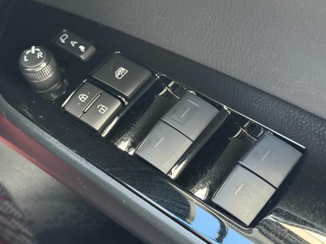 プリウス S ドライブレコーダー ETC レーンアシスト オートクルーズコントロール 衝突被害軽減システム バックカメラ ナビ TV アルミホイール オートマチックハイビーム オートライト LEDヘッドランプ(10枚目)