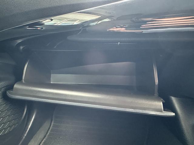 プリウス S ドライブレコーダー ETC レーンアシスト オートクルーズコントロール 衝突被害軽減システム バックカメラ ナビ TV アルミホイール オートマチックハイビーム オートライト LEDヘッドランプ(37枚目)