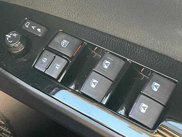 プリウス S ETC バックカメラ TV アルミホイール オートライト LEDヘッドランプ スマートキー 電動格納ミラー CVT 盗難防止システム 衝突安全ボディ ABS ESC CD Bluetooth エアコン(30枚目)