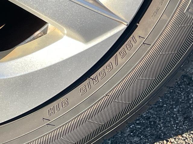 プリウス S ETC バックカメラ TV アルミホイール オートライト LEDヘッドランプ スマートキー 電動格納ミラー CVT 盗難防止システム 衝突安全ボディ ABS ESC CD Bluetooth エアコン(37枚目)