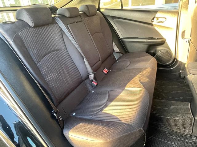 プリウス S ETC バックカメラ TV アルミホイール オートライト LEDヘッドランプ スマートキー 電動格納ミラー CVT 盗難防止システム 衝突安全ボディ ABS ESC CD Bluetooth エアコン(62枚目)