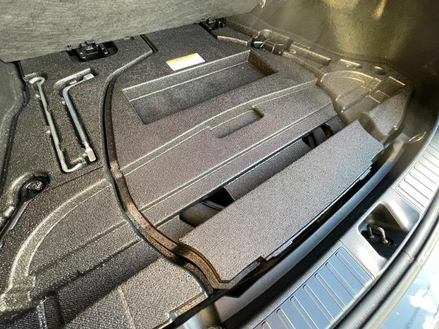 プリウス S ETC バックカメラ TV アルミホイール オートライト LEDヘッドランプ スマートキー 電動格納ミラー CVT 盗難防止システム 衝突安全ボディ ABS ESC CD Bluetooth エアコン(69枚目)