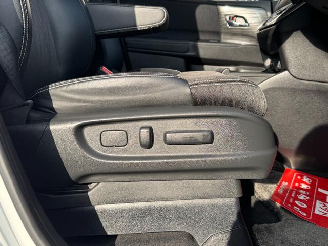 オデッセイハイブリッド ハイブリッドアブソルート・ホンダセンシングEXパック ハイブリッド ドライブレコーダー ETC 全周囲カメラ ナビ TV 両側電動スライドドア オートクルーズコントロール レーンアシスト 衝突被害軽減システム オートライト LEDヘッドランプ(71枚目)