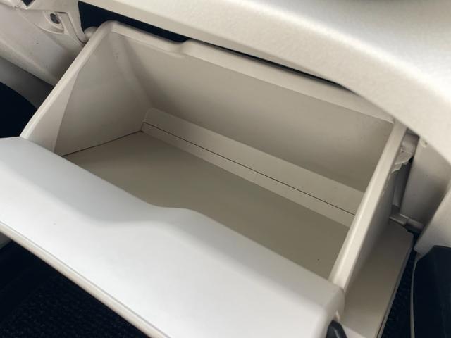 シエンタ ハイブリッドG バックカメラ ナビ TV レーンアシスト 衝突被害軽減システム 両側電動スライドドア オートマチックハイビーム スマートキー 電動格納ミラー 3列シート CVT CD Bluetooth(28枚目)