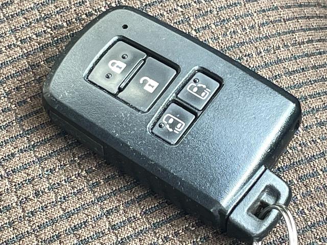 シエンタ ハイブリッドG バックカメラ ナビ TV レーンアシスト 衝突被害軽減システム 両側電動スライドドア オートマチックハイビーム スマートキー 電動格納ミラー 3列シート CVT CD Bluetooth(45枚目)