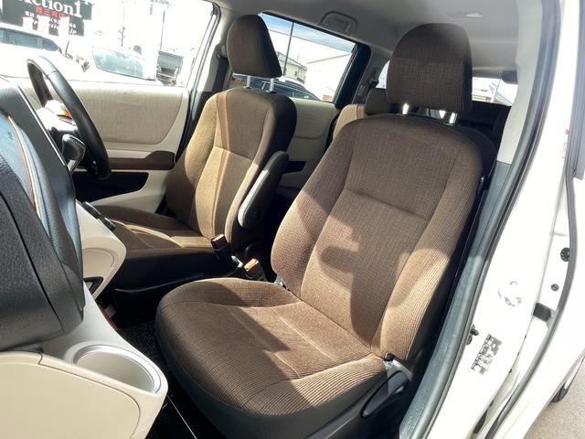 シエンタ ハイブリッドG バックカメラ ナビ TV レーンアシスト 衝突被害軽減システム 両側電動スライドドア オートマチックハイビーム スマートキー 電動格納ミラー 3列シート CVT CD Bluetooth(57枚目)