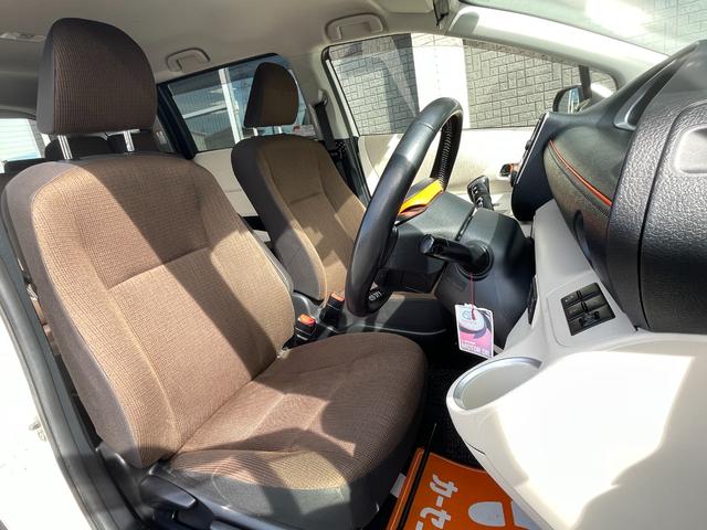 シエンタ ハイブリッドG バックカメラ ナビ TV レーンアシスト 衝突被害軽減システム 両側電動スライドドア オートマチックハイビーム スマートキー 電動格納ミラー 3列シート CVT CD Bluetooth(58枚目)