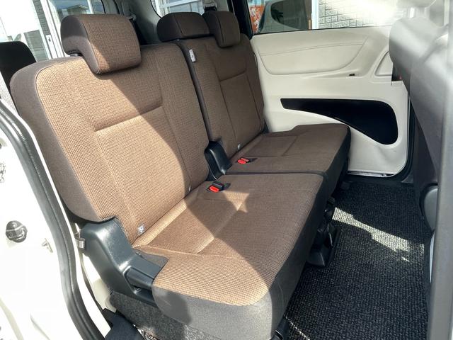 シエンタ ハイブリッドG バックカメラ ナビ TV レーンアシスト 衝突被害軽減システム 両側電動スライドドア オートマチックハイビーム スマートキー 電動格納ミラー 3列シート CVT CD Bluetooth(60枚目)