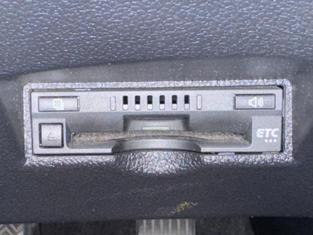 プリウス Sセーフティプラス ETC クリアランスソナー レーンアシスト オートクルーズコントロール パークアシスト 衝突被害軽減システム バックカメラ ナビ TV アルミホイール オートマチックハイビーム オートライト(9枚目)